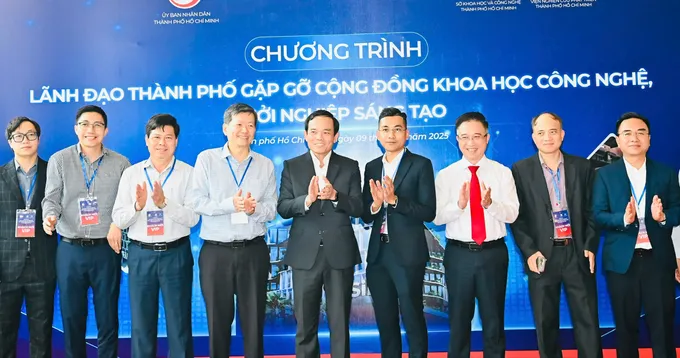 Bí thư Thành ủy TPHCM Trần Lưu Quang đối thoại với cộng đồng khoa học công nghệ